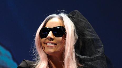 Кариерата на Лейди Гага се контролира от отвъдното