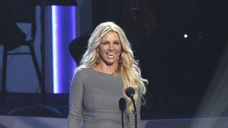 Бритни представи новото си гадже на синовете си