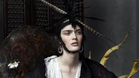 Новите лица на модата в пищна фотосесия за британския Vogue