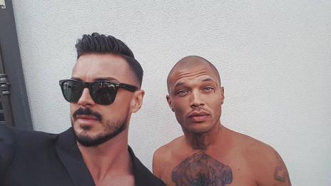 Стилистът на Галена: Опасно близки със затворника-модел