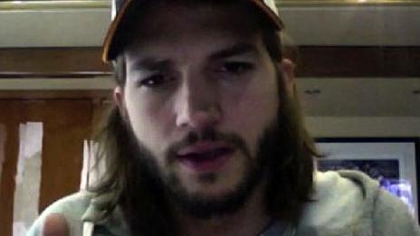 Аштън опровергава слуховете...ама не съвсем! (видео)