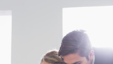 Трябва ли да смените фамилията си след брака?