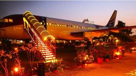 Да вечеряш в самолет-ресторант