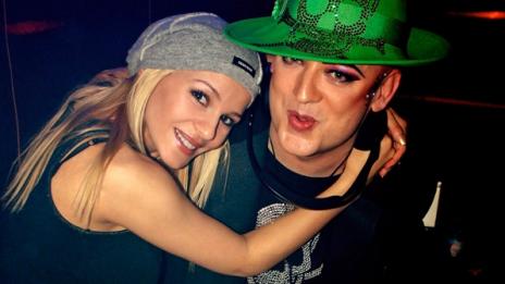 Бой Джордж подкрепя Десислава  за Евровизия