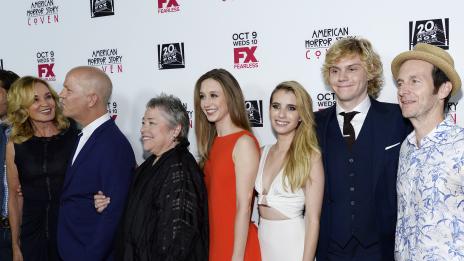 Ема Робъртс се сгоди за Евън Питърс