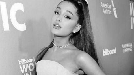 Упс! Ариана Гранде с грешен (с)татус