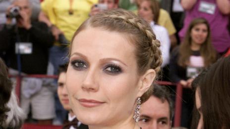 Гуинет Полтроу: Трябваше да си сложа сутиен