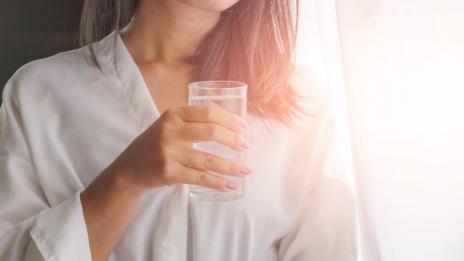 Защо да пиете вода със захар?