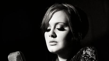 Адел „оглави“ музикалния брой на американско списание