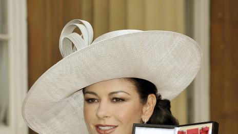 Катрин Зита Джоунс и Блейк Лайвли в нов филм