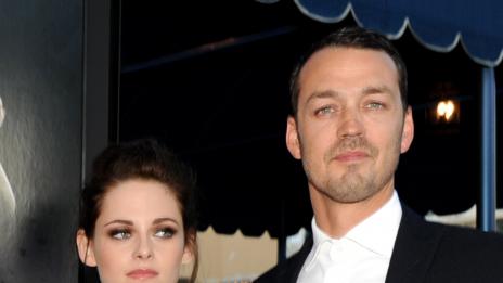 Защо мъжете на средна възраст изневеряват