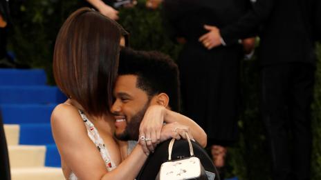 Все по-близо: Селена Гомес и The Weeknd си купиха къщи един до друг