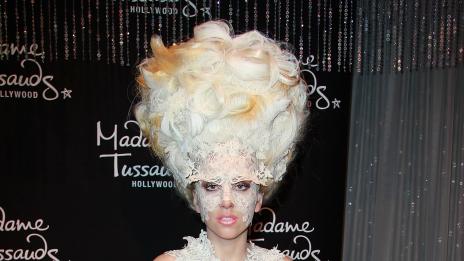 Гага ще говори с британски акцент