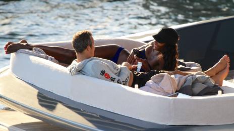 Доронин смени Наоми с по-млад модел