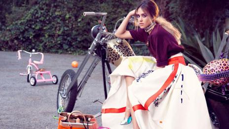 Джесика Алба е тотално променена след майчинството