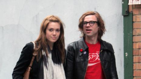 Манди Мур се раздели с мъжа си