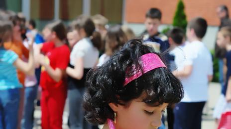 Нещастните ученици стават по-болнави възрастни