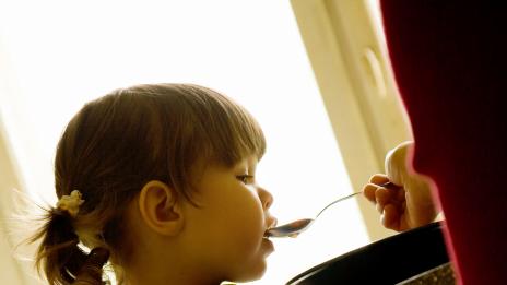 Митове и истини за детското хранене