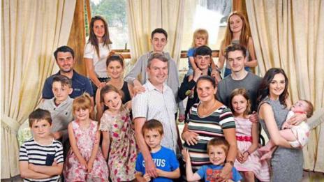 Британка роди 19-то дете, приятели я навиват за 20-то