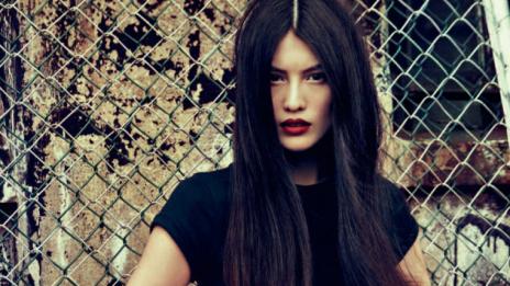 Четири красавици блестят на фона на упадъка