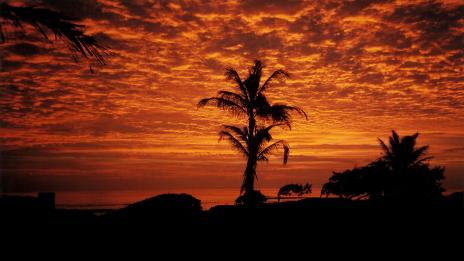 Райски остров, огнено небе