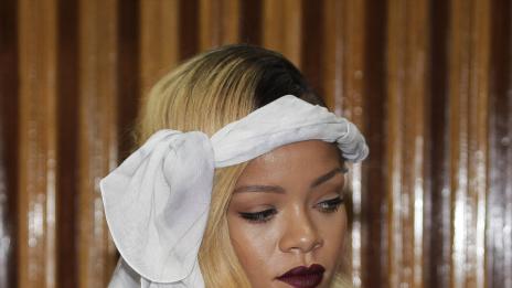 На Риана ѝ писна от драмата с Крис Браун