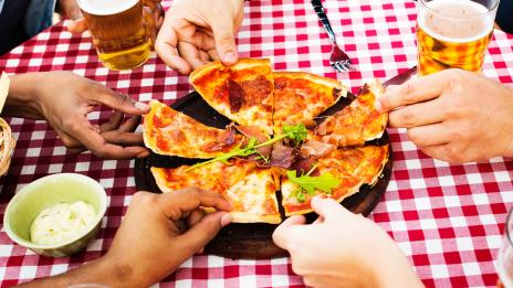 Как да се възстановим след преяждането по празниците?