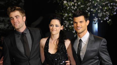 Кристен Стюарт прекарва все повече време с Тейлър Лаутнър