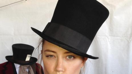 Илон би шута на Амбър