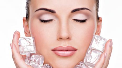 Масаж на лицето с лед – защо не?