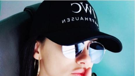 Адриана Лима сама, но пък си се обича