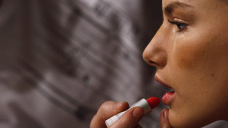 Кои козметични навици вредят на красотата ни?