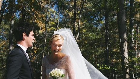 Карли Клос се омъжи, вече е етърва на Иванка Тръмп