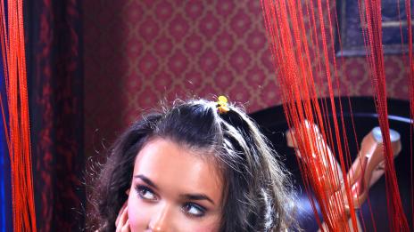 Само за мъже: Осем признака за изневяра при жената