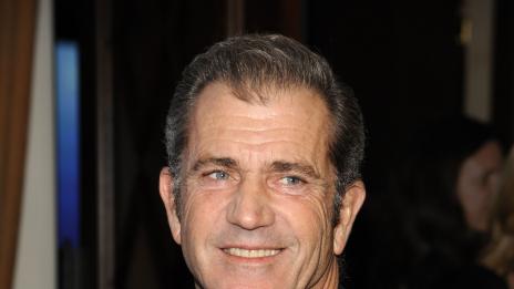 Мел Гибсън сваля три мадами накуп с танци