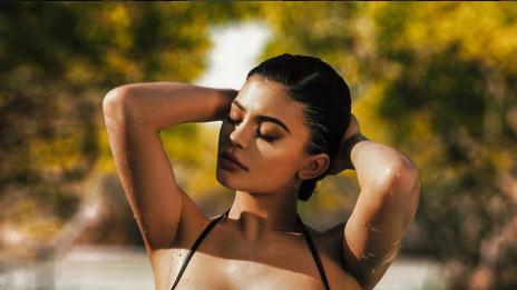 Тяло на седмицата: Кайли Дженър