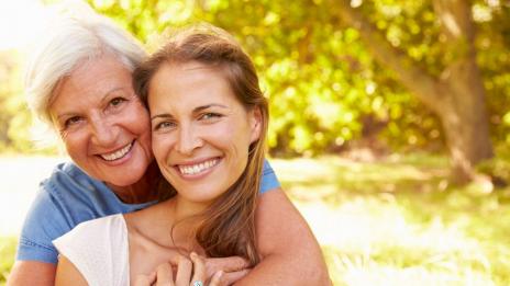 Зад всяка успешна жена стои майка с тежка ръка