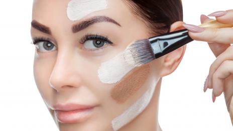 6 стъпки за нанасяне на основа за грим в горещината