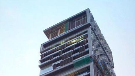 Най-богатият индиец обитава най-скъпия дом на света