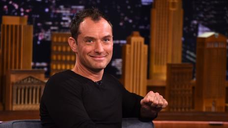 Вижте най-малката дъщеря на Джъд Лоу