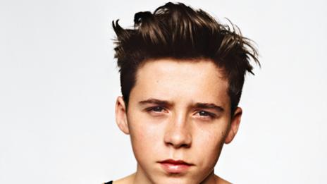 Бруклин Бекъм тръгна по стъпките на мама Виктория и татко Дейвид