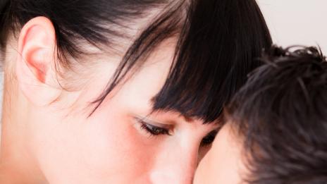 Жените се омъжват по любов, стига да не е безработен де....