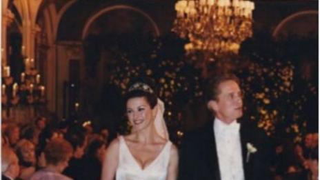 Катрин Зита-Джоунс поздрави Майкъл за 17-ата им годишнина