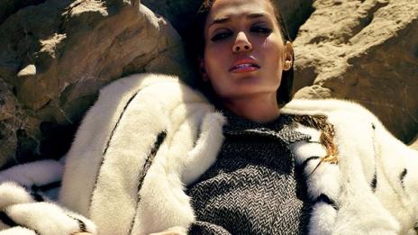 Джоан Смолс като зимна сирена