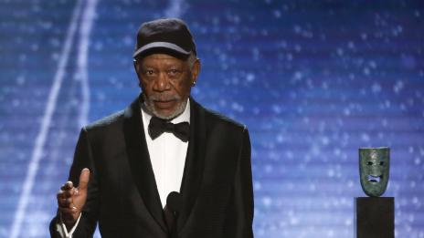 8 жени: Морган Фрийман ни налага сексуален тормоз