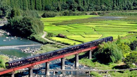 Пътуване с най-луксозните влакове в света