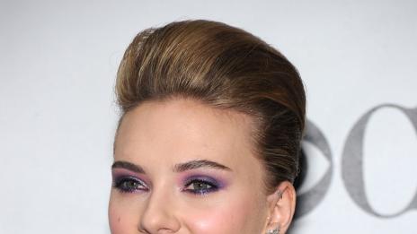 Скарлет се пренесе у Шон Пен