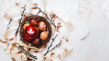 На Велики четвъртък: С какво да заместим вредните бои?