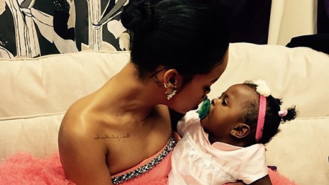 Риана доволна, че не забременяла от Крис