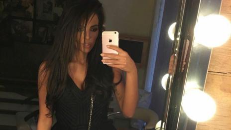 Николета, защо все се разкрачваш?